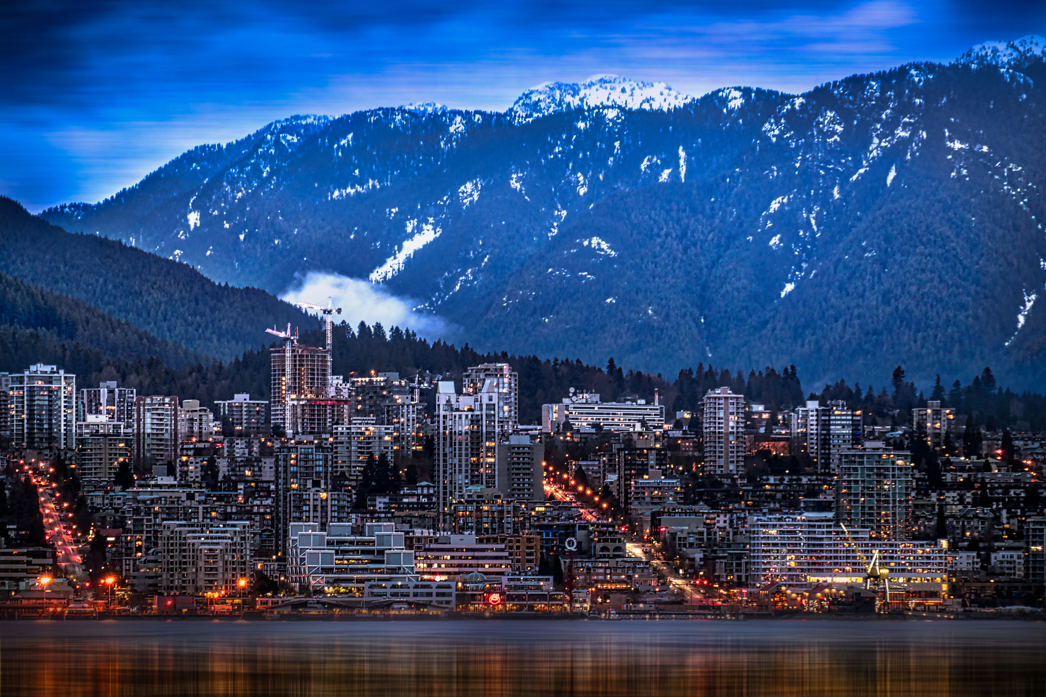 Bắc Vancouver trở thành thành phố đầu tiên được sưởi ấm bằng tái sử dụng nhiệt thải từ khai thác Bitcoin