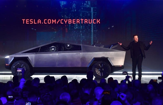 ViMoney: Tesla cho khách "leo cây" 2 năm khi đặt cọc mua xe bán tải điện Cybertruck