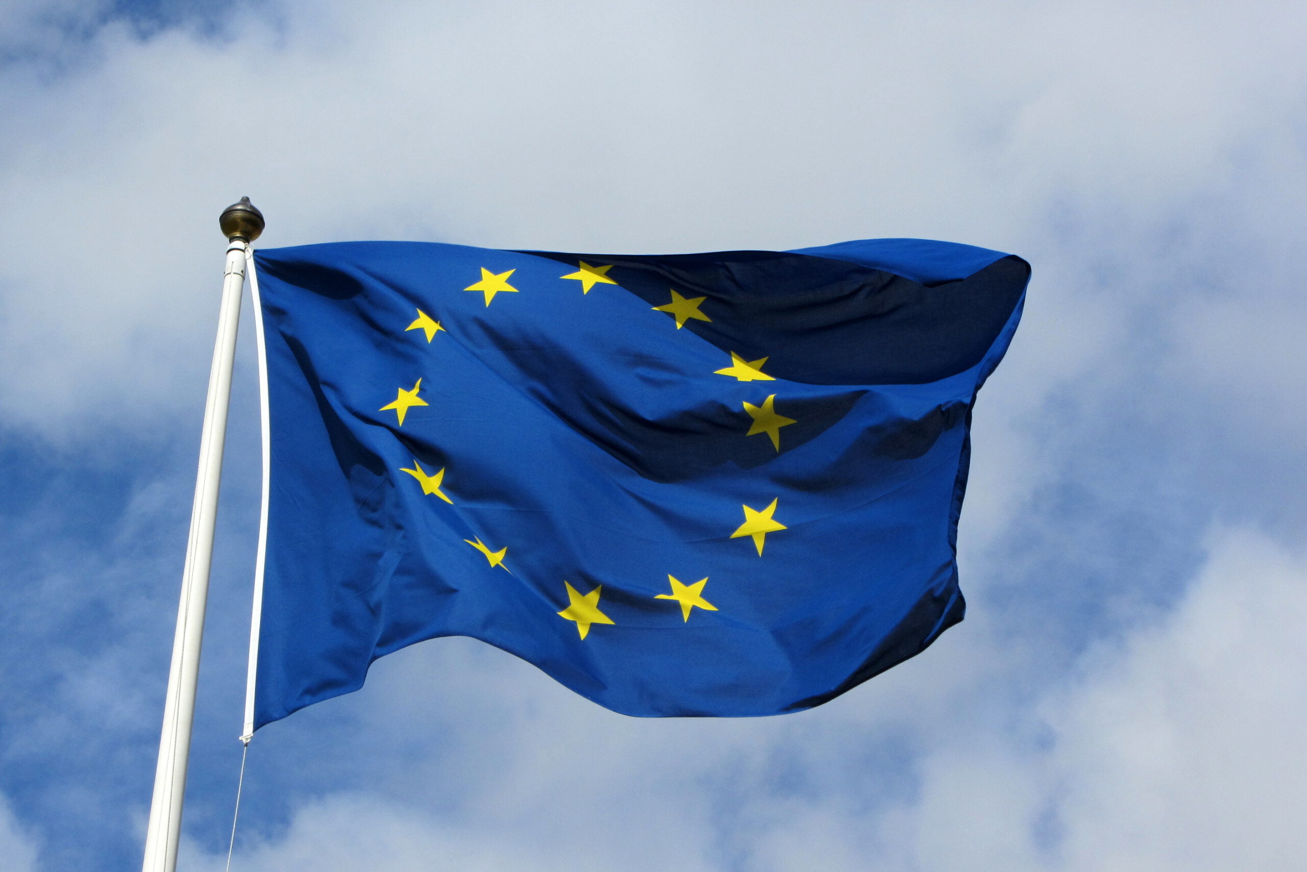 Ủy ban Liên minh Châu Âu ủng hộ lệnh cấm đối với stablecoin trên quy mô lớn