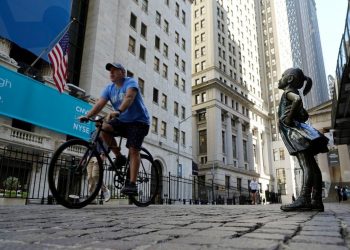 Thị trường toàn cầu thích ứng với sự thay đổi trong giọng điệu của Cục Dự trữ Liên bang Mỹ