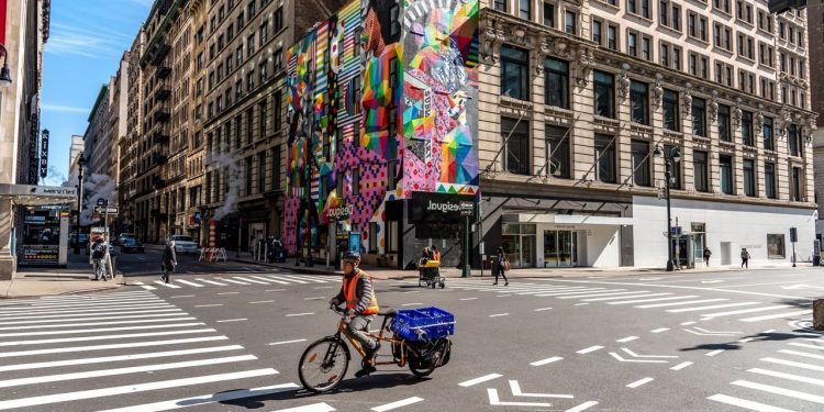 Cách đánh giá chi phí và lợi ích của việc đóng cửa