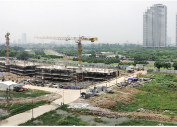 Các nhà đầu tư thận trọng gửi tiền giữa lúc bùng phát COVID-19 phức tạp