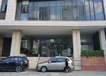 Khách sạn nhỏ ồ ạt giảm giá khủng, nhà đầu tư cá mập âm thầm “hám rẻ”?