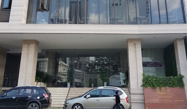 Khách sạn nhỏ ồ ạt giảm giá khủng, nhà đầu tư cá mập âm thầm “hám rẻ”?