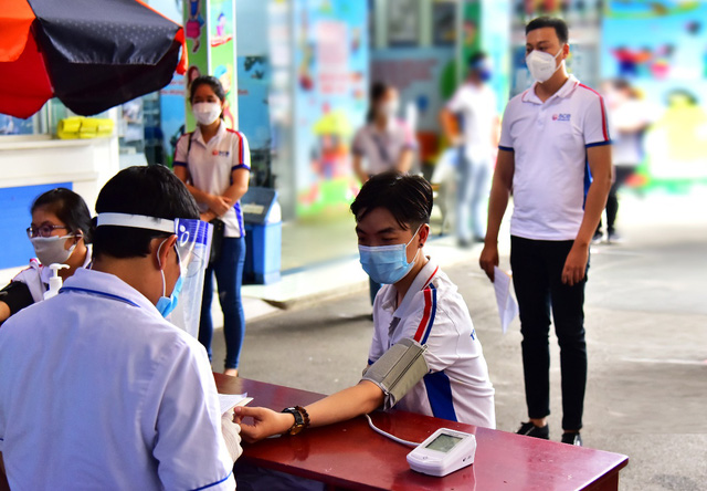 SCB hỗ trợ người lao động có hoàn cảnh khó khăn do ảnh hưởng của Covid-19 - Ảnh 2. SCB hỗ trợ người lao động có hoàn cảnh khó khăn do ảnh hưởng của Covid-19 - Ảnh 2.