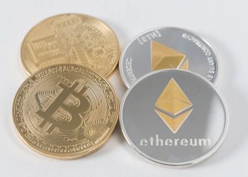 Tỷ phú Barry Sternlicht đã mua Bitcoin và Ethereum