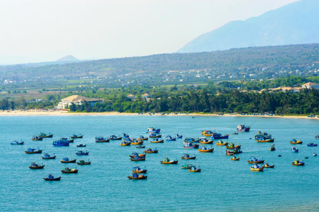 Các nhà đầu tư tìm kiếm cơ hội trên tuyến đường ven biển mới nổi - Ảnh 1. Các nhà đầu tư tìm kiếm cơ hội trên tuyến đường ven biển mới nổi - Ảnh 1.
