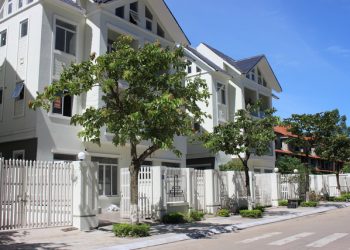 Các nhà đầu tư và môi giới bất động sản ăn mừng khi Hà Nội nới lỏng giãn cách