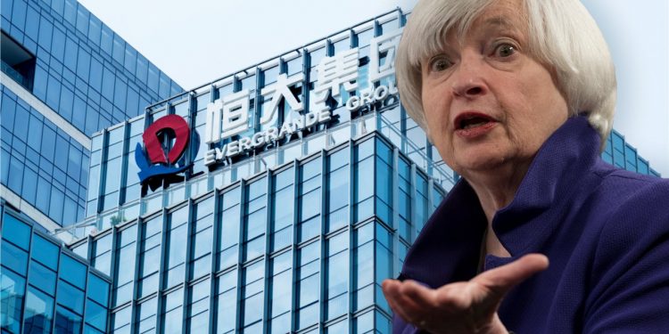 Lo ngại “bom nợ” Evergrande, Trung Quốc bơm 17 tỷ USD