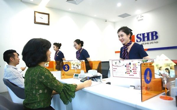 Ngân hàng tiếp tục phát hành hàng tỷ đồng để tăng vốn