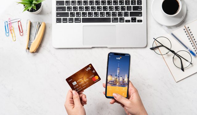 Sở hữu Mercedes khi chi tiêu bằng thẻ quốc tế VIB