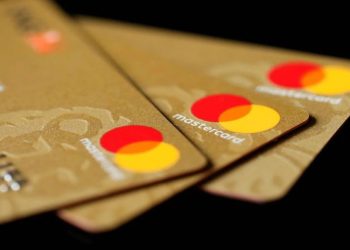 Người Mỹ “hành động”, nợ thẻ tín dụng tăng cao trở lại