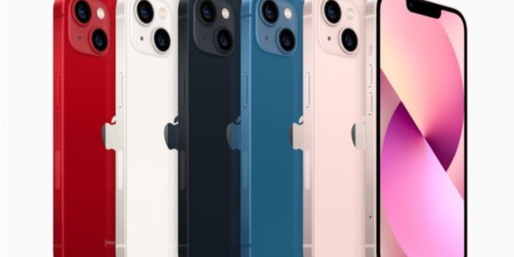 iPhone 13 chính hãng, giá gần 50 triệu đồng tại Việt Nam