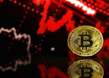 Bitcoin giảm xuống 43.000 đô la, Ethereum mất mốc 3.000 đô la