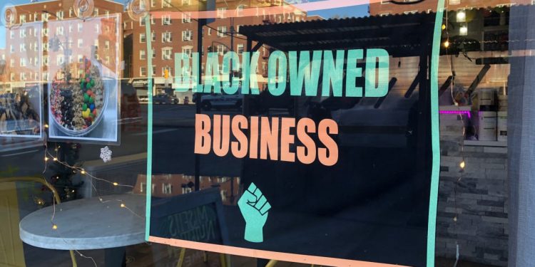 4 cách để thu hẹp khoảng cách cho những doanh nghiệp Da đen