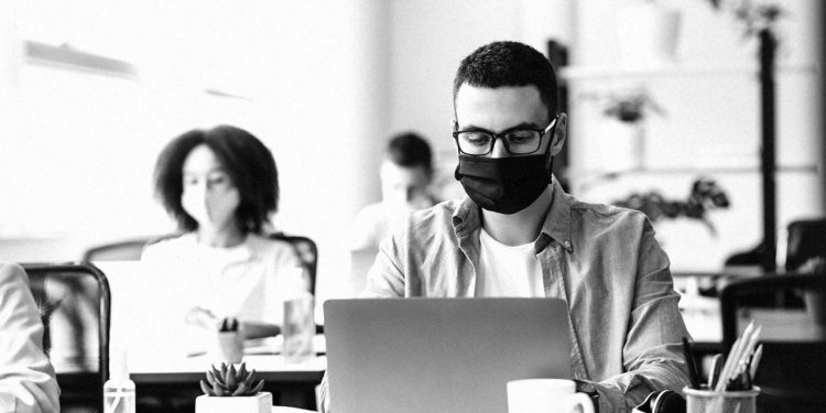 ViMoney-cach-nao-de-dua-moi-nguoi-tro-lai-vanphong-lam-viec-1