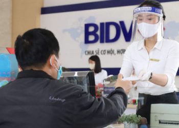 Vì sao lãi suất tiền gửi liên tục giảm mạnh?