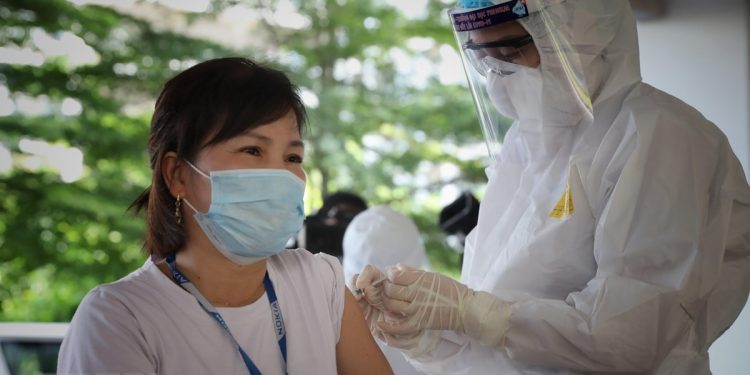 Doanh nghiệp kiến nghị cách để “sống chung với Covid-19”