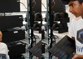 2 đứa trẻ đào coin