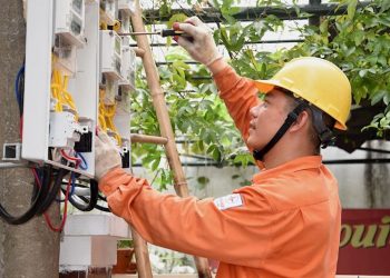 Lo lắng về năng lượng điện quốc gia, hơn 200 nhà khoa học gửi tâm thư