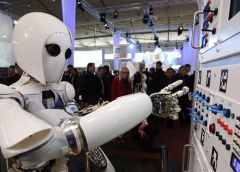 Khoảng 800 triệu việc làm sẽ vào tay robot