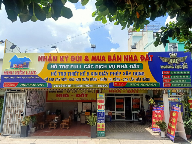 Hồ Chí Minh ngày đầu tiên, giới kinh doanh bất động sản tại Thủ Đức mất ăn mất ngủ, háo hức chờ đến sáng để đưa khách đi xem đất sau gần 4 tháng Ngày đầu vào TP.HCM, giới kinh doanh bất động sản tại Thủ Đức mất ăn mất ngủ, sốt ruột chờ sáng mai đưa khách đi xem đất sau gần 4 tháng