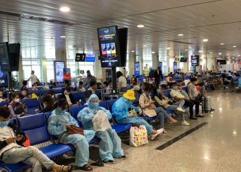 2 thành phố bỏ cách ly tập trung 7 ngày cho khách bay từ TP.HCM