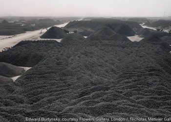 ViMoney - 3 cú sốc làm chậm đà tăng trưởng của Trung Quốc