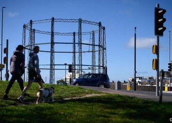 Khi giá năng lượng tăng đột biến, các chính phủ tìm kiếm các công cụ có thể