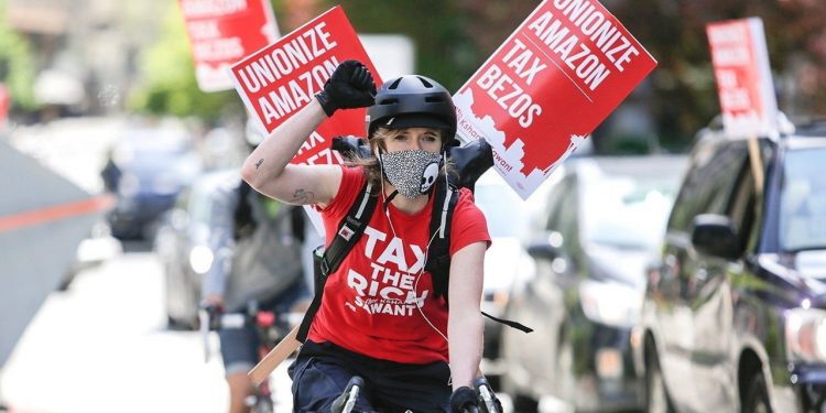 Đề xuất mức thuế thu nhập doanh nghiệp tối thiểu của Đảng Dân chủ nhắm vào các tập đoàn lớn của Mỹ