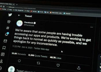 Bị tê liệt nặng, Facebook phải thông báo lỗi trên Twitter