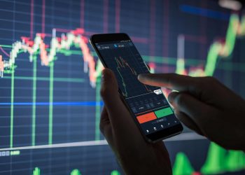Cẩn thận với những cổ phiếu nóng đã được định giá quá cao khi kỳ vọng vào sự mở cửa trở lại của nền kinh tế