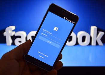 Sau khi rơi khỏi câu lạc bộ vốn hóa nghìn tỷ USD, Facebook có thành công chuyển đổi thành Metaverse?