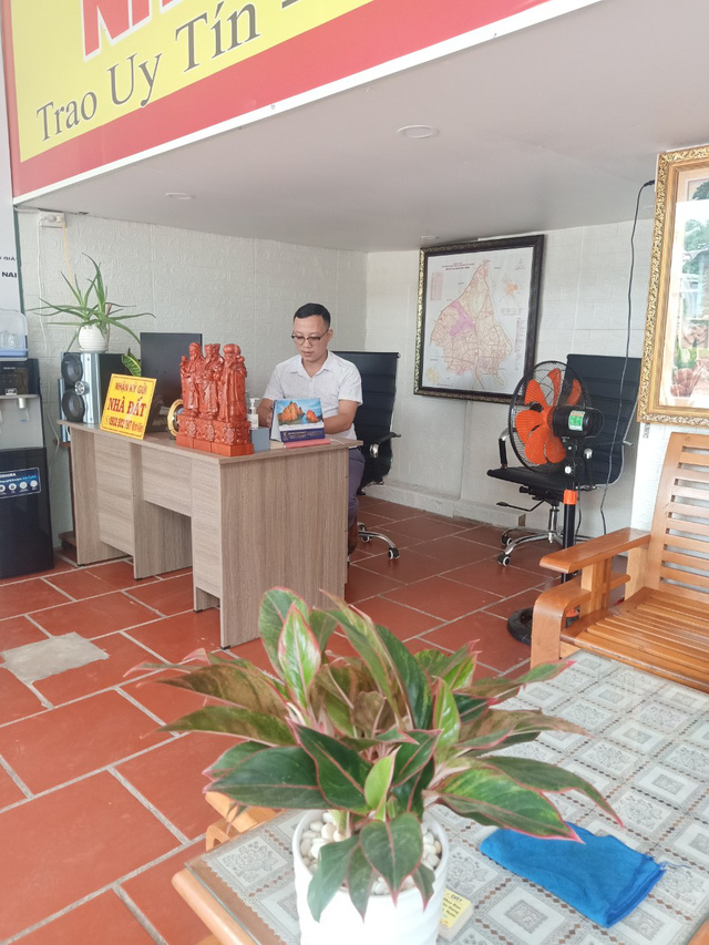 Ngày đầu tiên vào TP.HCM, giới kinh doanh bất động sản tại Thủ Đức mất ăn mất ngủ, sốt ruột chờ sáng mai đưa khách đi xem đất sau gần 4 tháng Ngày đầu tiên vào TP.HCM, giới kinh doanh bất động sản tại Thủ Đức mất ăn mất ngủ, sốt ruột chờ sáng mai đưa khách đi xem đất sau gần 4 tháng