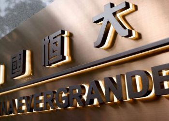 Evergrande “quay đầu” phút chót, thoát thân khỏi cảnh vỡ nợ
