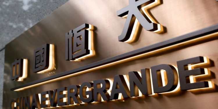 Evergrande “quay đầu” phút chót, thoát thân khỏi cảnh vỡ nợ
