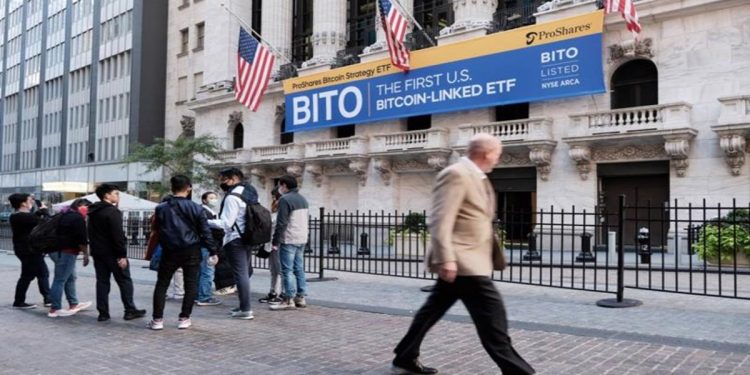 Quỹ Bitcoin ETF đầu tiên đạt 1 tỷ USD khối lượng giao dịch