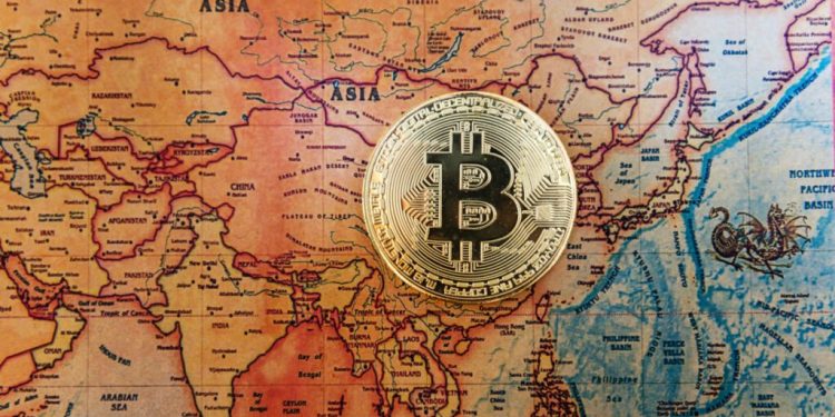 Châu Á “thống trị” mức độ sử dụng Bitcoin, giao dịch tiền điện tử tăng phi mã 706%
