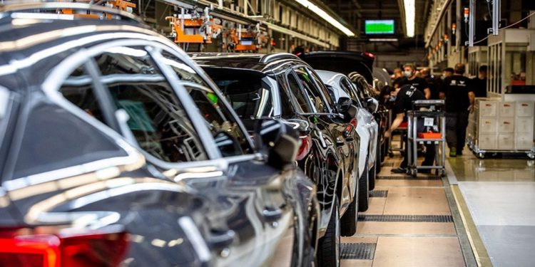 Khủng hoảng chip ở thành phố “trái tim công nghiệp ô tô” kéo tụt tăng trưởng kinh tế Mỹ