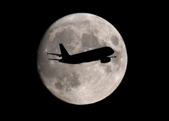 Các hãng hàng không tăng cường mục tiêu về khí hậu bất chấp phản ứng từ Trung Quốc