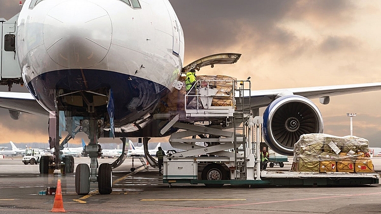 IATA dự báo ngành hàng không toàn cầu tiếp tục sẽ lỗ hơn 200 tỷ USD vào cuối năm 2022. 