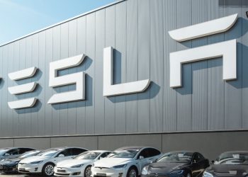 Tesla thông báo với SEC về kế hoạch thanh toán bằng tiền điện tử