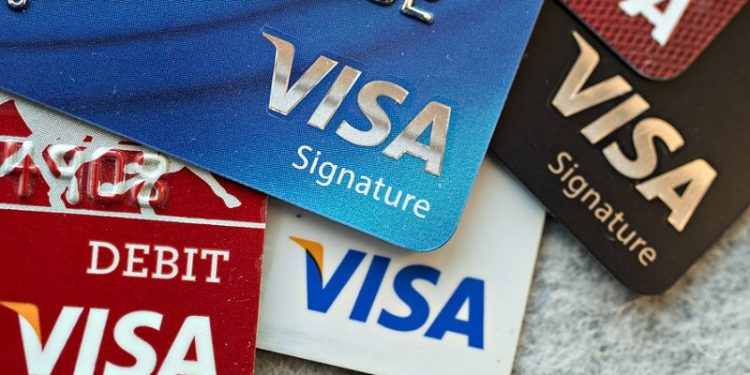 Thẻ Visa là gì? Những tiện ích của thẻ Visa bạn nên biết.