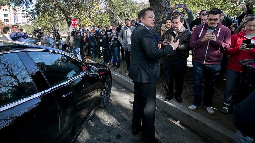 Elon Musk rời khỏi Califorlia
