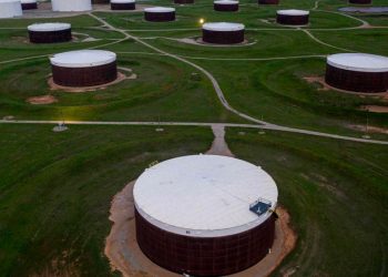 Iran và EU chuẩn bị nối lại đàm phán hạt nhân, giá dầu giảm trong ngắn hạn