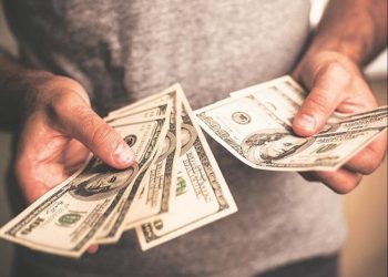 Nữ thạc sĩ Trung Quốc nghỉ việc trong ngành tài chính để đầu tư chứng khoán và cuối cùng phải đi trộm đồ siêu thị, 3 lời khuyên cho nhà đầu tư