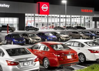 Ô tô khan hàng, tăng giá “chóng mặt” do thiếu chip