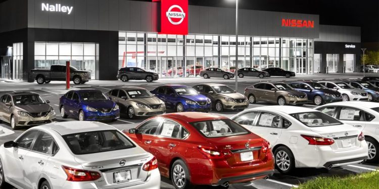 Ô tô khan hàng, tăng giá “chóng mặt” do thiếu chip