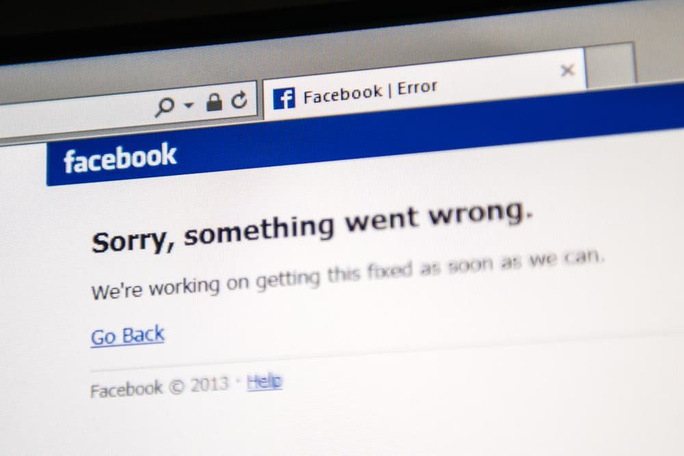 Facebook gián đoạn hơn 6 tiếng, CEO Mark Zuckerberg "bay" 6 tỉ USD
