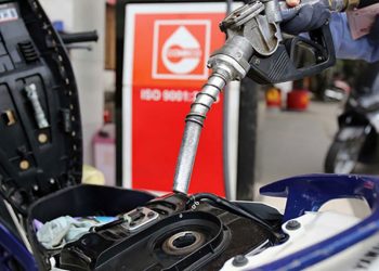 Cửa hàng xăng dầu bị phạt 10 triệu vì treo biển "về ăn cơm"